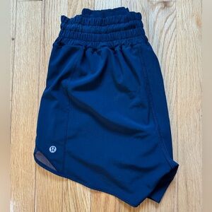 Lululemon Hotty Hot High Rise short 4”